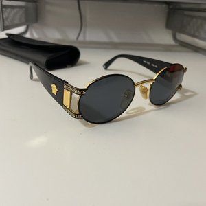 Gianni Versace Mod S60 Vintage Medusa Greek Key Sunglasses